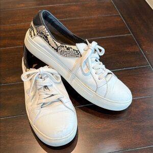 KAANAS Trendy Casual White Leather Sneakers w/ Snakeskin  Size 9